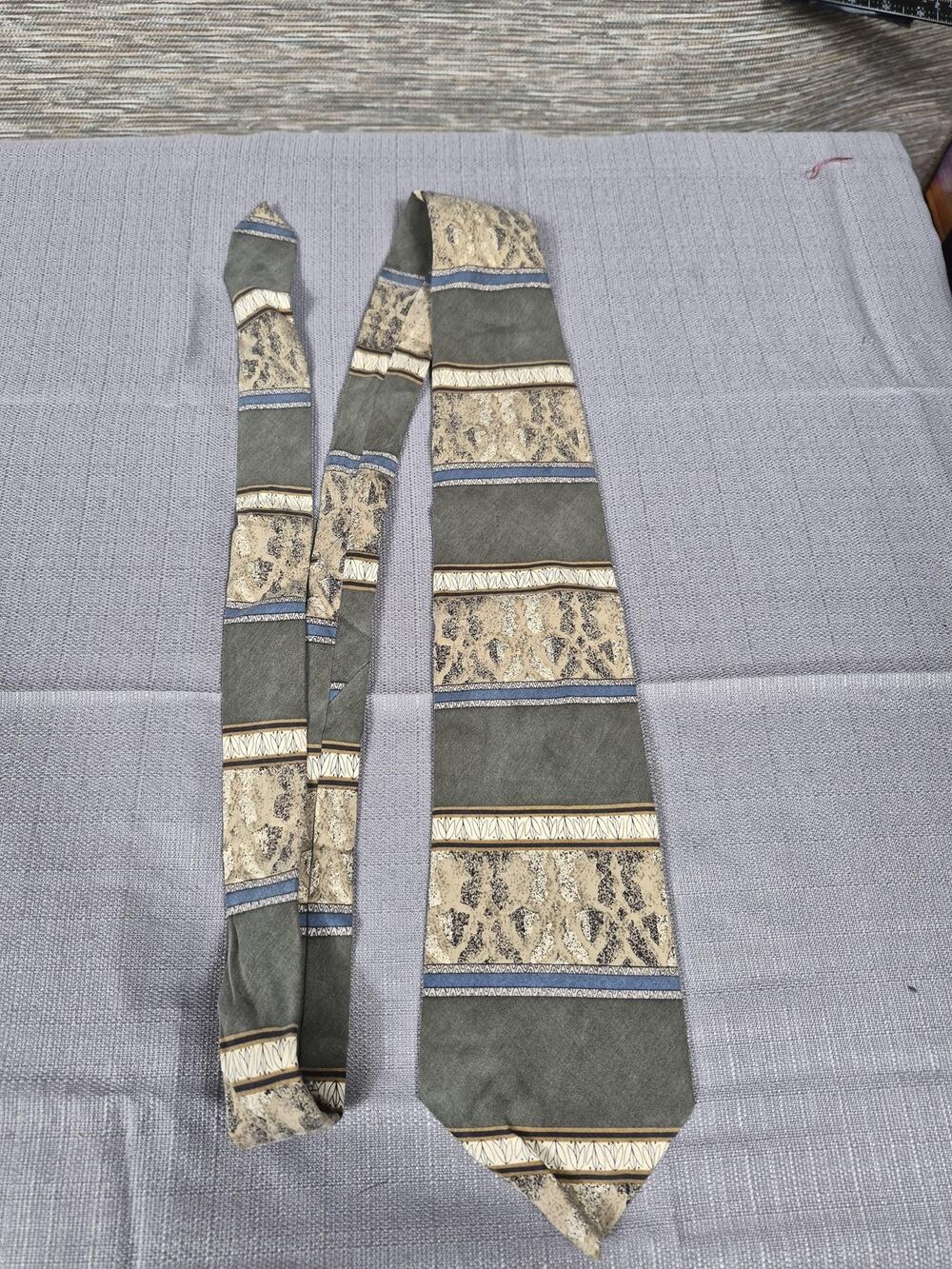 Venanzi Tie Mens Green Striped Abstract Classic Pointed Dress Necktie One Size